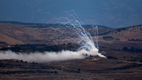 Israel Electric Corporation mengatakan rudal dari Lebanon telah menghantam karyawan yang berada di Dovev untuk memperbaiki saluran listrik yang putus akibat serangan sebelumnya.  
