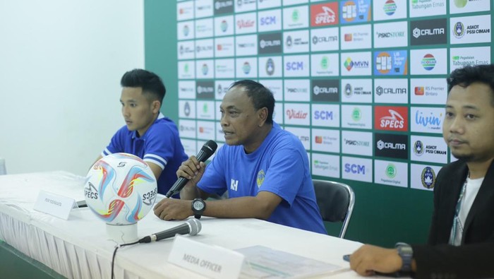 Kas Hartadi saat sesi jumpa pers usai laga PSKC Cimahi vs PSIM Jogja di Stadion Gelora Bandung Lautan Api, Senin (13/11/2023).