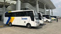 KCIC juga berkolaborasi dengan Pemkab Bandung dan Damri melalui penyediaan perjalanan shuttle bus gratis di Stasiun Tegalluar. Dengan adanya layanan shuttle bus gratis selama pelaksanaan Laga Bola Dunia, maka masyarakat yang ingin menuju Stadion Si Jalak Harupat akan dimudahkan karena dapat memanfaatkan layanan tersebut langsung dari area Drop Off Stasiun Tegalluar.  