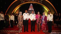 Dalam acara ini Panglima TNI Laksamana Yudo Margono,KSAU Marsekal Fadjar Prasetyo, dan KSAL Laksamana M Ali sempat foto bersama. Seperti diketahui, pada penganugerangan Soedirman Awards ini ada 9 tentara yang akan menerima penghargaan. Selain itu, ada pula penghargaan khusus yakni Inisiator Soedirman Awards.