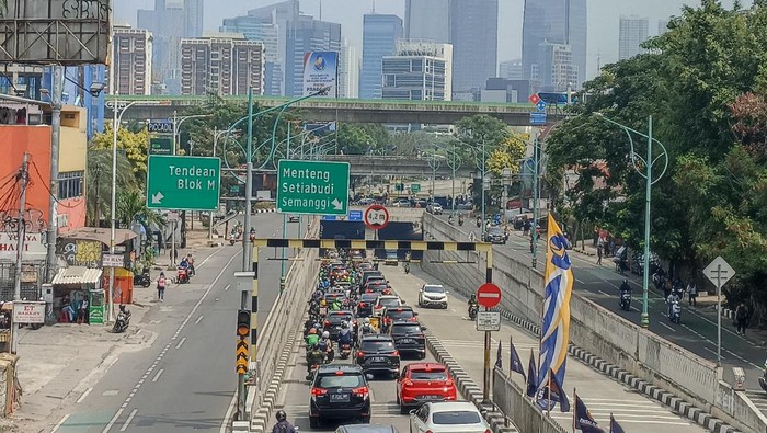 Macet parah di underpass Mampang arah Kuningan (Wildan-detikcom)