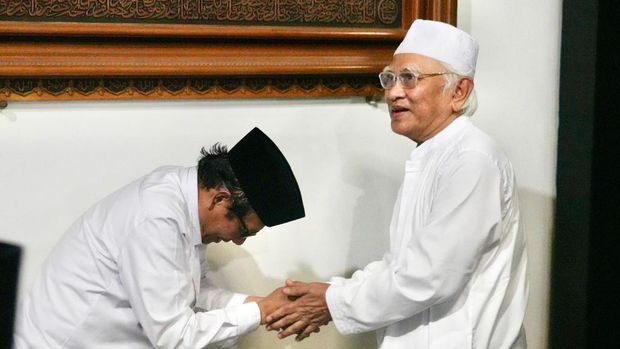 Mahfud sowan ke Gus Mus