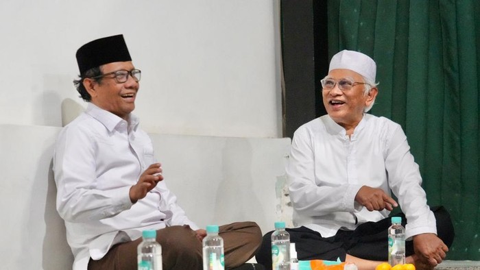 Mahfud sowan ke Gus Mus