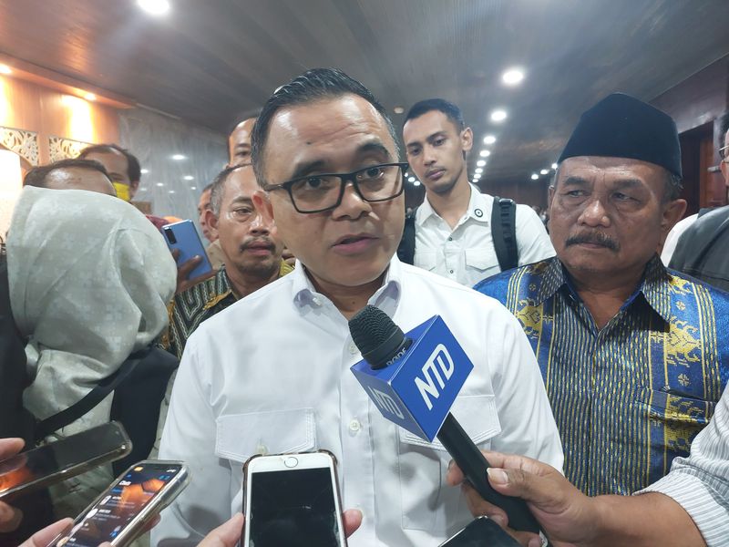 MenPAN-RB Abdullah Azwar Anas di DPR