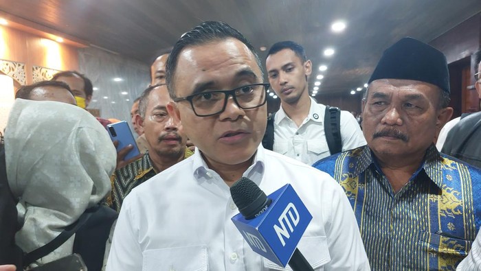 MenPAN-RB Abdullah Azwar Anas di DPR