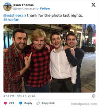 Sudah bangga pamer foto bareng artis eh ternyata KW supernya. Ini dia deretan momen kocak yang dibagikan netizen dengan kembaran artis.