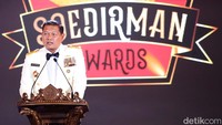 Saya tidak nyangka saya tadi yang dapat, padahal akan beri malah saya yang dapat duluan, mohon maaf saya nggak tahu tadi dapat Soedirman Awards, kelakar Laksamana Yudo.  