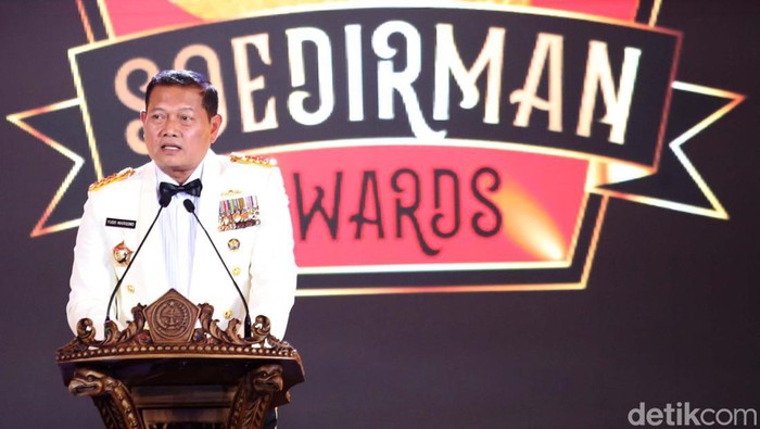 Panglima TNI Laksamana Yudo Margono menerima penghargaan khusus Inisiator Soedirman Awards. Ini momen Yudo beri sambutan seusai menerima penghargaan.