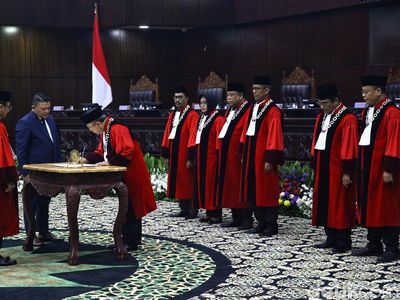 Momen Suhartoyo Resmi Jadi Ketua MK Pengganti Anwar Usman