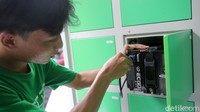 Dengan 1 baterai, ECGo 3 bisa menempuh jarak 80 km. Jika 2 baterai jarak tempuhnya 160km, sedangkan kecepatan maksimalnya 80 km/jam.