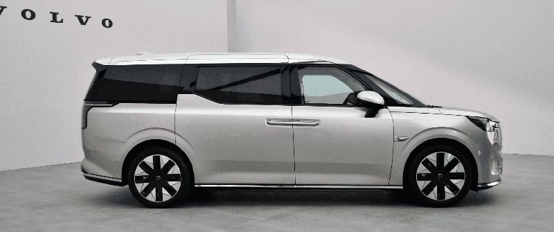 MPV listrik Volvo EM90