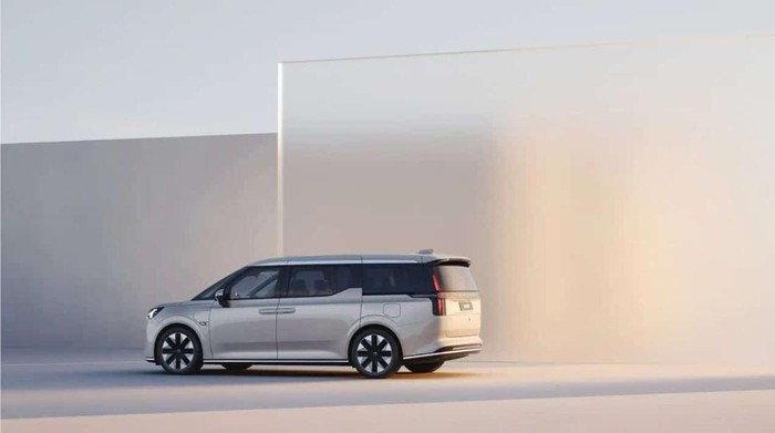 MPV listrik Volvo EM90