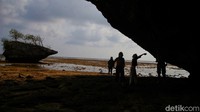 Saat menginjakkan kaki di wilayah Pantai Sahapatu, Sampara Daeng Malaja merasa lokasi tersebut strategis untuk dirinya mendirikan sebuah kerajaan. Karena itulah, akhirnya ia memutuskan untuk membangun kerajaan yang diberi nama Tiro dan dikenal dengan Kerajaan Tiro