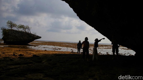 Napak Tilas Makam Raja Pertama Tiro Bulukumba