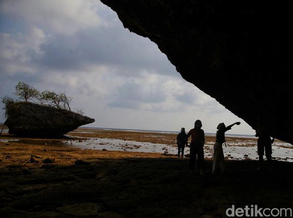 Napak Tilas Makam Raja Pertama Tiro Bulukumba