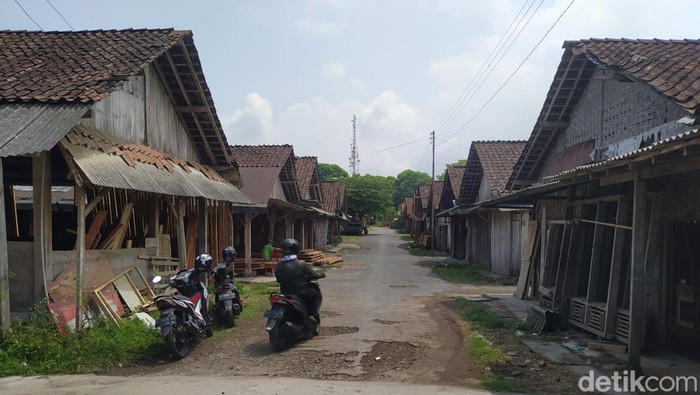 Pasar Kayu di Muntilan lokasi syuting Gadis Kretek