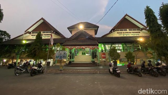 Pintu Masuk Pasar Klithikan di Pakuncen Jogja.
