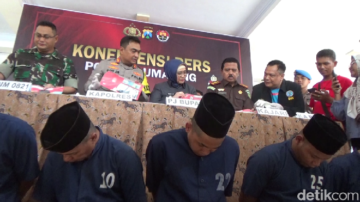Pegawai honorer Lumajang yang diringkus polisi saat transaksi sabu.