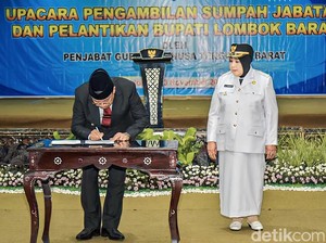 Resmi Dilantik, Sumiatun Jadi Bupati Perempuan Pertama Lombok Barat