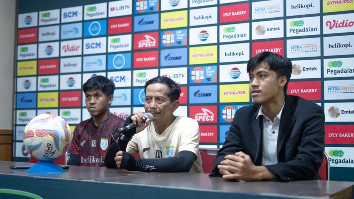 Pelatih Persela Djanur