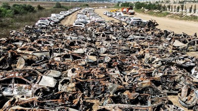 Penampakan Ribuan Bangkai Mobil Korban Perang Israel Vs Hamas