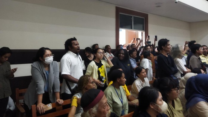 Pengunjung sidang Haris-Fatia soraki jaksa (Kurniawan-detikcom)