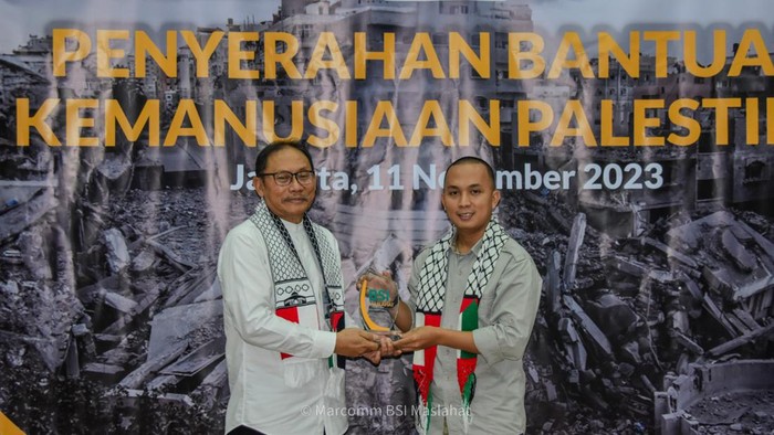 Penyaluran Bantuan Kemanusiaan untuk Palestina BSI Maslahat menyalurkan bantuan kemanusiaan untuk rakyat Palestina melalui Al-Khair Foundation Gaza, Palestina, Sabtu (11/11/2023).