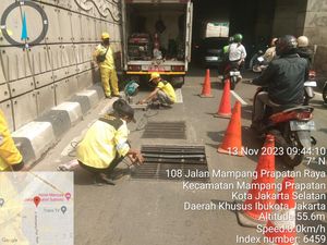 Kerusakan Tutup Got Underpass Mampang Sempat Bikin Macet, Kurang Kuat?