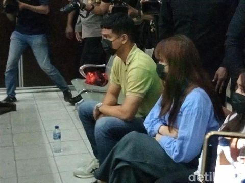 Rebecca Klopper dan Fadly Faisal.