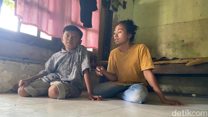 rido, penjual pentol di surabaya yang viral dan tantenya