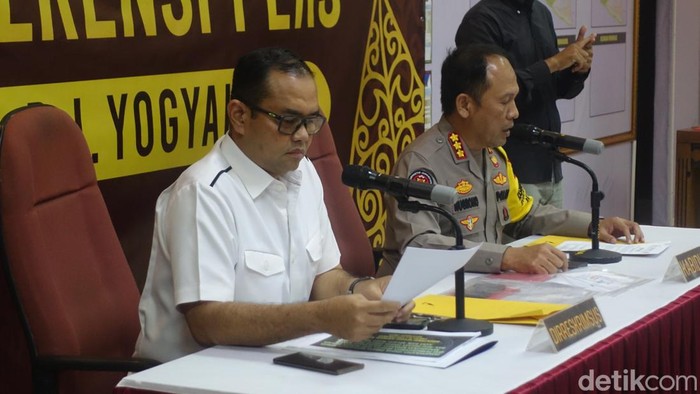Rilis kasus penyebaran hoaks pelecehan seks pengurus BEM UNY ke Maba di Mapolda DIY, Senin (13/11/2023)