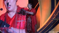 Soedirman Awards ini menurut saya penting ya karena selian itu akan meningkatkan kepercayaan masyarakat bahwa prajurit TNI memang betul-betul berdedikasi untuk masyarakat sesuai slogannya mereka, ini juga menunjukkan bahwa ada banyak kok para anggota TNI yang benar-benar bekerja, kata Inayah.  