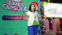 Group Brand Head PT Savoria Kreasi Rasa Vanessa Ingrid Pamela mengatakan FOXS Time Capsule merupakan wujud representasi untuk napak tilas perjalanan jelang hari ulang tahun ke-40 FOXS yang bertema 40 Tahun Penuh Warna”.