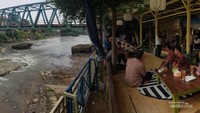 Pemandangan dari Saung Cidurian Riverside (Foto: dok.Istimewa)
