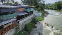 Pemandangan dari atas jembatan Sungai Ciduran, dekat Cidurian Riverside (Foto: dok.Istimewa)