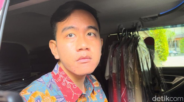 Wali Kota Solo Gibran Rakabuming Raka di Balai Kota Solo, Senin (13/11/2023).