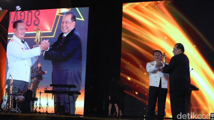 Yudo Margono Raih Penghargaan Inisiator Soedirman Awards Yudo Margono Raih Penghargaan Inisiator Soedirman Awards