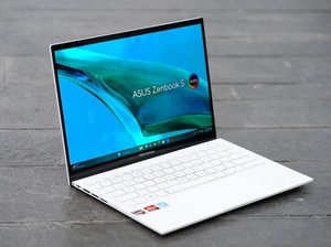 Laptop Premium Touchscreen OLED dengan Baterai 19 Jam!