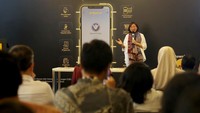 Penandatanganan perjanjian penggunaan lagu “Naik-naik ke Puncak Gunung” ciptaan mendiang Ibu Soed sebagai soundtrack dari iklan M2U Maybank Indonesia 2023 dilakukan di kantor pusat Maybank, Jakarta.