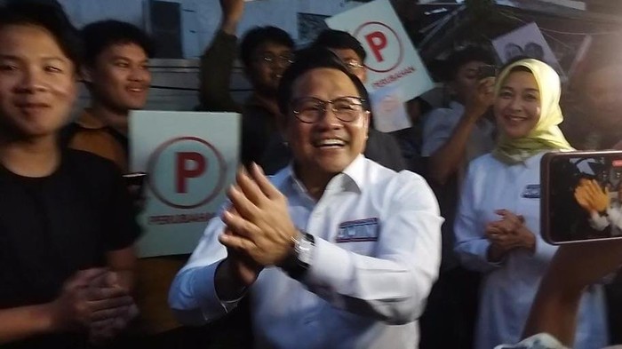 Pasangan capres-cawapres Anies Baswedan-Muhaimin Iskandar atau disebut AMIN segera bertolak menuju KPU untuk agenda pengundian nomor urut Pilpres 2024. Keduanya memulai keberangkatan ke KPU dari rumah pemenangan di Jalan Diponegoro, Menteng, Jakarta Pusat.
