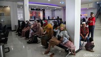 Melayani setulus hati berarti tidak membedakan apapun. Semua masyarakat yang ada di Bulukumba disambut dengan tangan terbuka untuk melakukan segala transaksi di BRI. Semuanya akan dilayani dengan baik tanpa memandang status atau kedudukan apapun. 