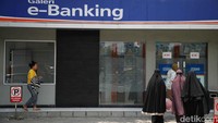 Begitupula dengan segala layanan dan fasilitas yang diberikan BRI untuk masyarakat, termasuk ATM. 