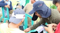 PT. Nufarm Indonesia melakukan sosialiasi secara langsung kepada petani mengenai cara penggunaan TaniDoc. 