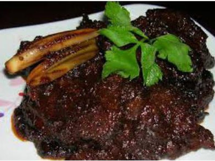 Daging masak itam Jambi.