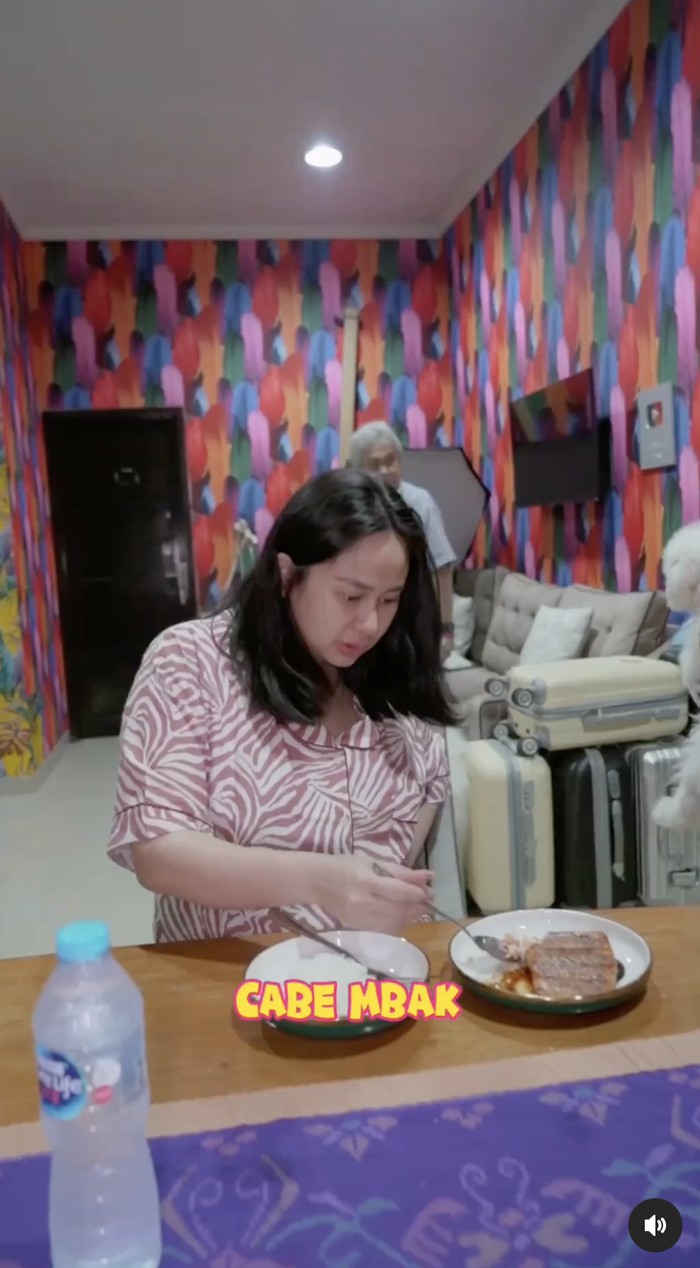Denise Chariesta Melahirkan, Sebelumnya Asyik Kulineran Salmon hingga Es Krim Denise Chariesta Melahirkan, Sebelumnya Asyik Kulineran Salmon hingga Es Krim