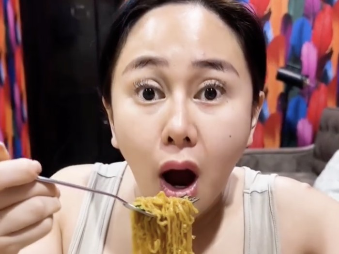 Denise Chariesta Melahirkan, Sebelumnya Asyik Kulineran Salmon hingga Es Krim