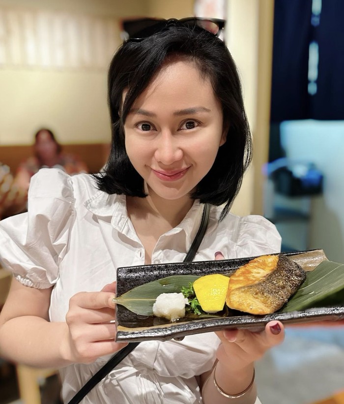 Denise Chariesta Melahirkan, Sebelumnya Asyik Kulineran Salmon hingga Es Krim