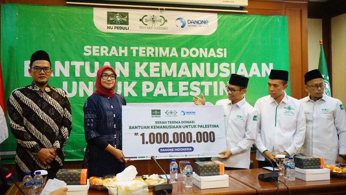 Donasi Bantuan untuk Rakyat Palestina Rp 1 Miliar NU Care-Lazisnu PBNU menerima bantuan dana kemanusiaan senilai Rp1 miliarΒ dari PT Danone Indonesia untuk membantu rakyat Palestina.