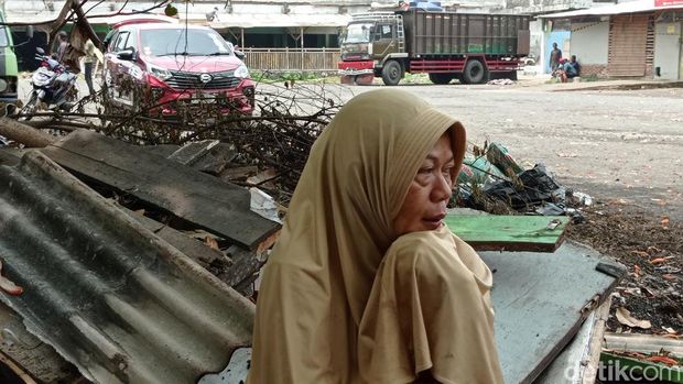 Eks Terminal Cilembang Tasikmalaya mulai dibongkar.