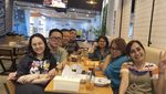 Eva Manurung, Ibu Virgoun yang Hobi Makan Bareng Keluarga dan Teman